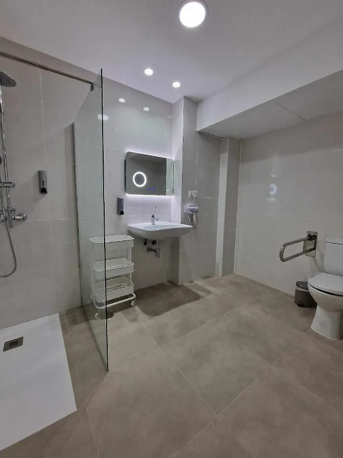 Moderno Apartamento 3 En Calle Marmoles Malaga